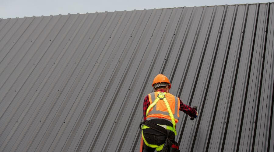 Professional residential roofers in Hudson, IA
